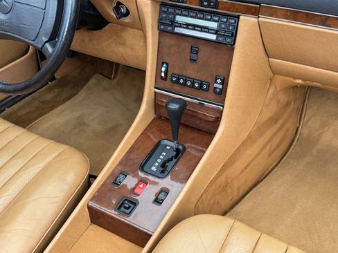 Used 1988 Mercedes-Benz 560 SL image 28