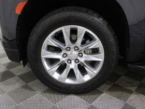 Used 2022 Chevrolet Suburban Premier image 43