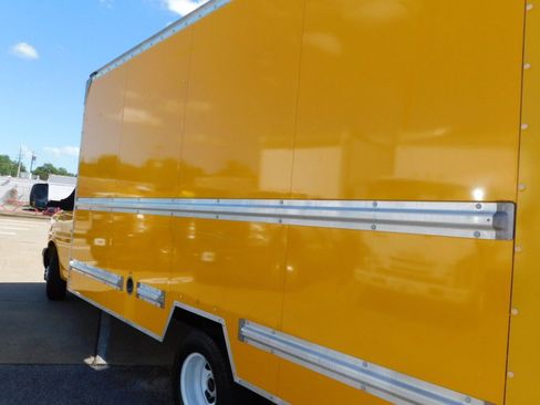 Used 2021 GMC Savana 3500 Extended w/ Power Convenience Package image 6