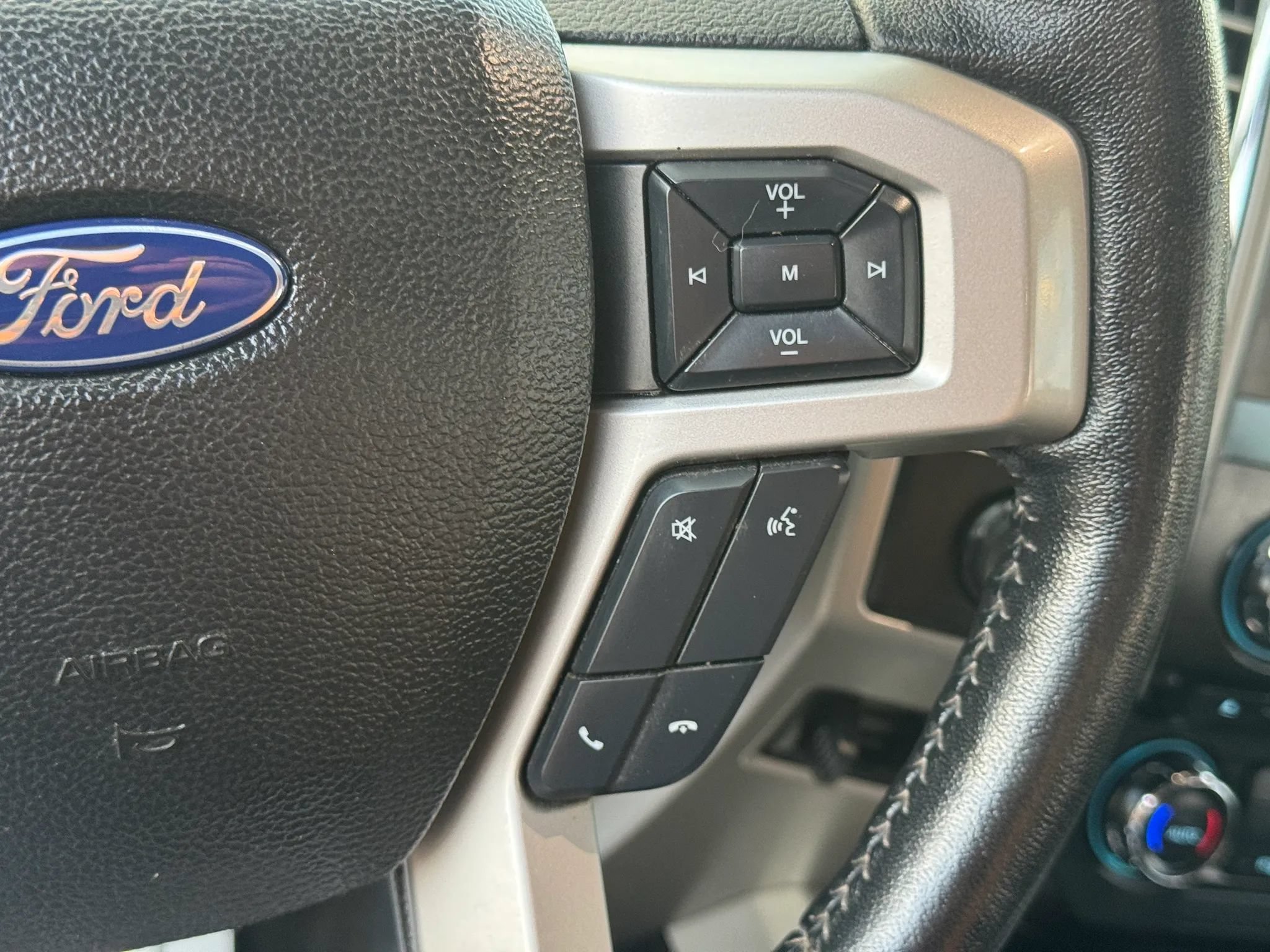 Used 2017 Ford F350 Lariat AWD/4WD image 36