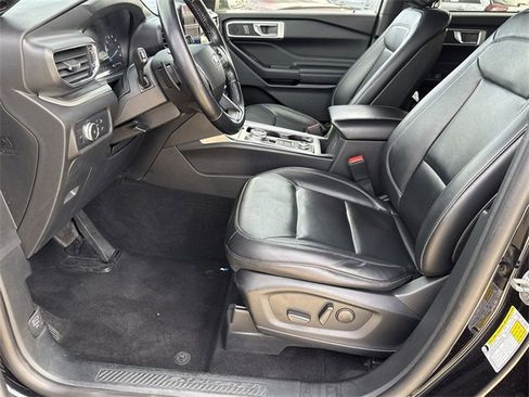 Used 2020 Ford Explorer XLT w/ Equipment Group 202A image 19