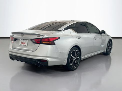 Used 2023 Nissan Altima 2.5 SR w/ SR Premium Package FWD image 4