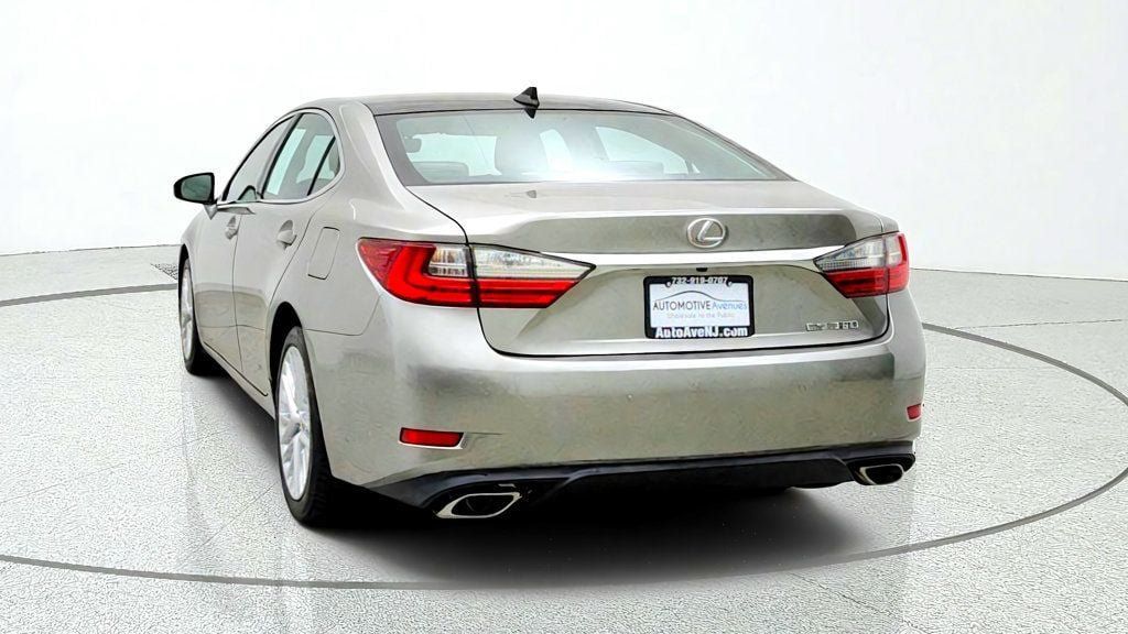 Used 2016 Lexus ES 350 w/ Luxury Package w/Wood Trim FWD image 6