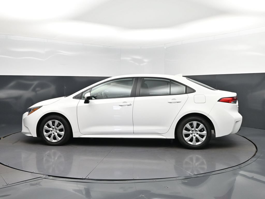 Used 2024 Toyota Corolla LE FWD image 4