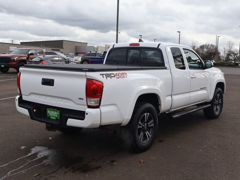 Used 2017 Toyota Tacoma TRD Sport w/ Premium & Technology Package image 7