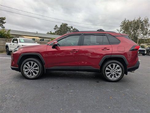 Used 2025 Toyota RAV4 XLE Premium image 7