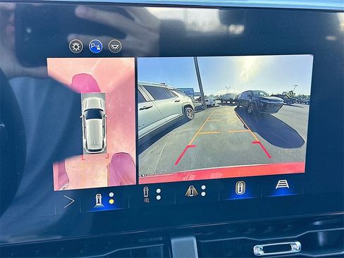 New 2026 Chevrolet Equinox LT w/ Safety and Technology Package image 9