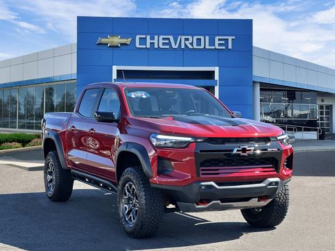 Certified 2024 Chevrolet Colorado ZR2 w/ Safety Package AWD/4WD image 6