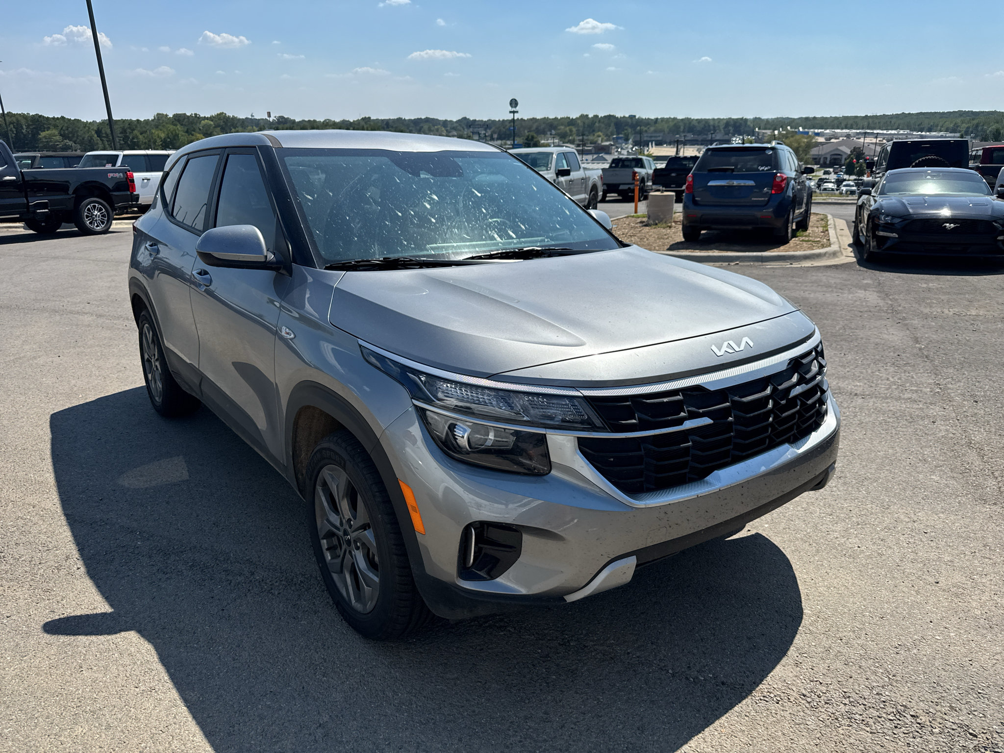 Used 2024 Kia Seltos LX AWD/4WD image 3