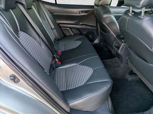 Used 2024 Toyota Camry SE image 18