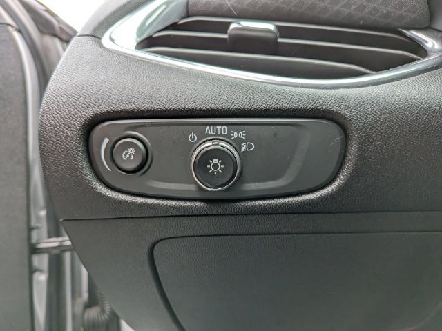 Used 2019 Chevrolet Malibu LT w/ Driver Confidence Package FWD image 14