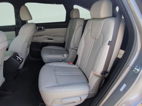 Certified 2025 Kia Sorento SX Prestige image 13