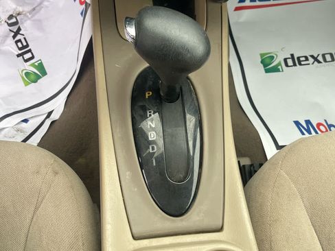 Used 2005 Ford Taurus SE FWD image 17