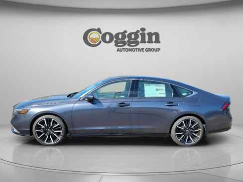 New 2025 Honda Accord Touring image 3