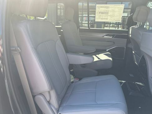 New 2026 Jeep Grand Wagoneer 4WD image 33