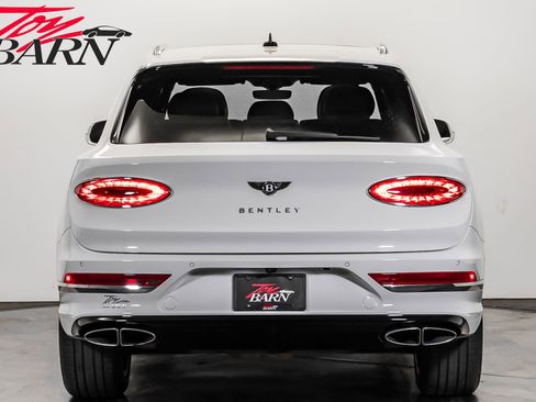 Used 2021 Bentley Bentayga image 4