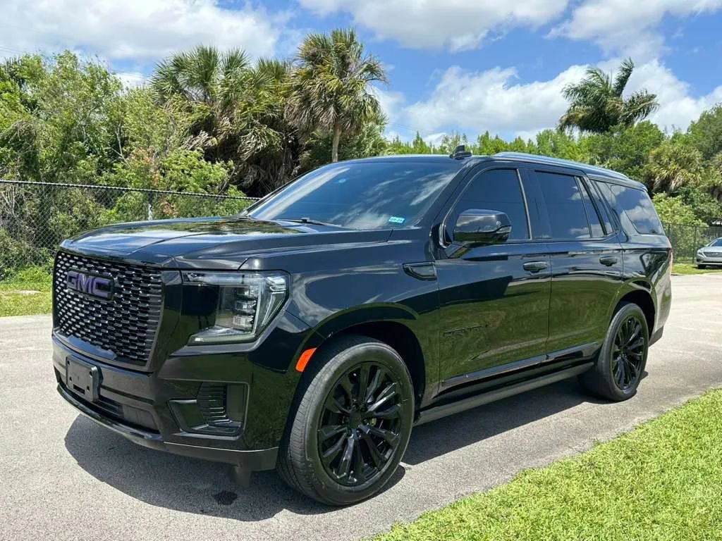 Used 2021 GMC Yukon Denali w/ Denali Ultimate Package AWD/4WD image 8