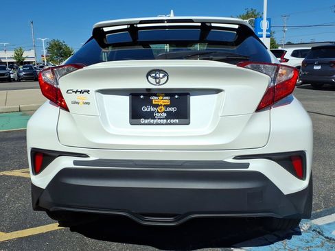 Used 2021 Toyota C-HR LE FWD image 9