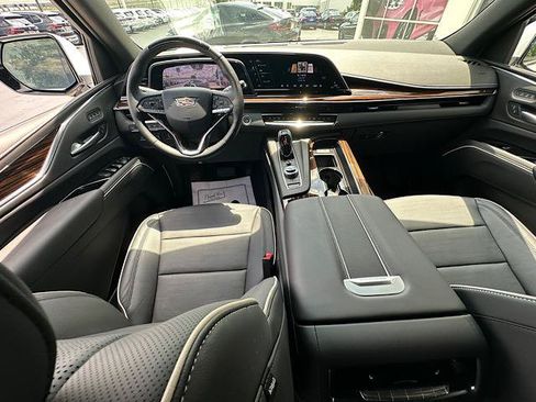 Used 2024 Cadillac Escalade Premium Luxury w/ Performance Package AWD/4WD image 21