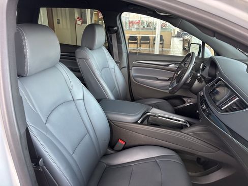 Used 2022 Buick Enclave Essence image 36