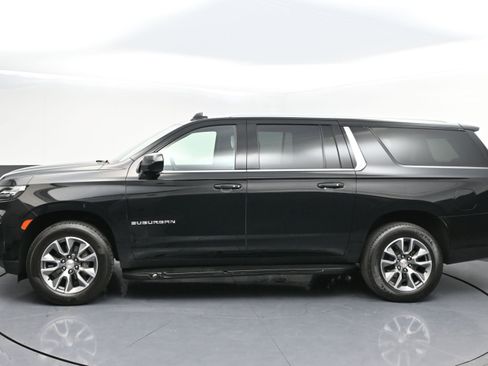 Used 2024 Chevrolet Suburban LS w/ Driver Alert Package image 4