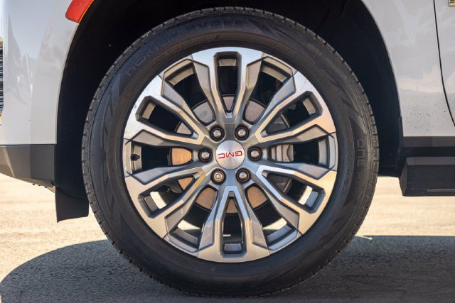 Used 2021 GMC Yukon Denali w/ Denali Ultimate Package AWD/4WD image 14