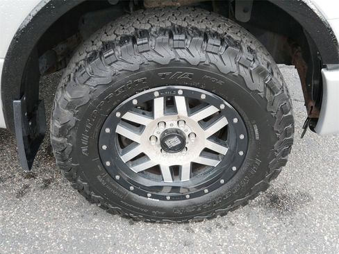 Used 2016 Ford F150 Platinum w/ Equipment Group 701A Luxury image 7