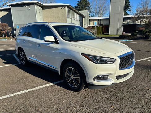 Used 2016 INFINITI QX60 Luxe w/ Premium Plus Package image 2