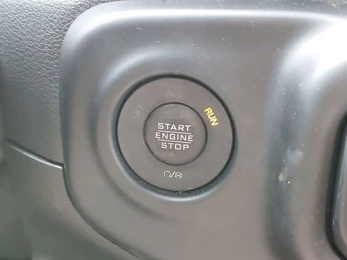 Used 2022 Jeep Wrangler Unlimited Sahara w/ Cold Weather Group AWD/4WD image 12