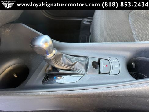 Used 2018 Toyota C-HR XLE FWD image 27