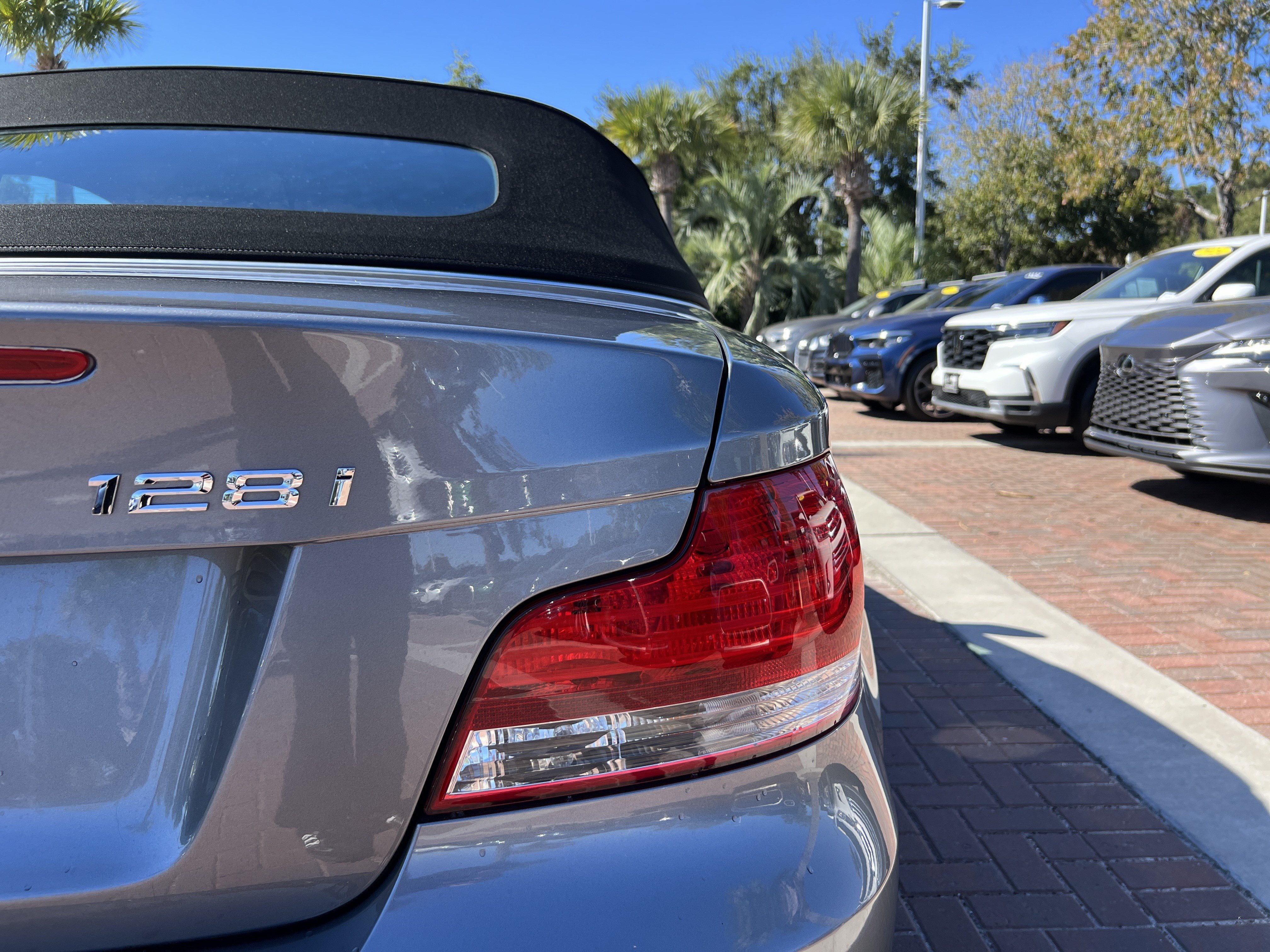 Used 2011 BMW 128i Convertible RWD image 37