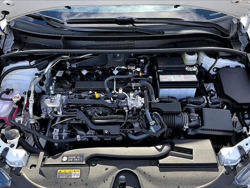 Certified 2025 Toyota Corolla SE FWD image 31