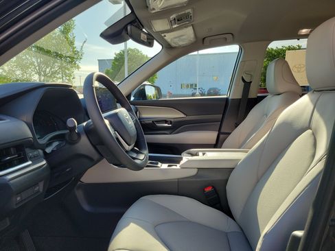 New 2026 Toyota Grand Highlander AWD Hybrid image 14