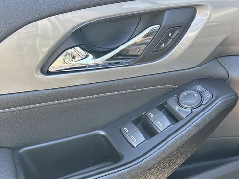 Certified 2023 Chevrolet Traverse LT image 16