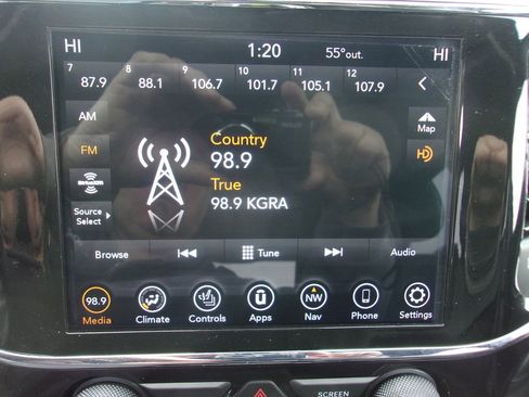 Used 2022 Jeep Grand Cherokee Laredo X image 20