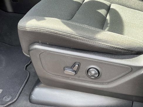 Used 2019 RAM 1500 Big Horn AWD/4WD image 26