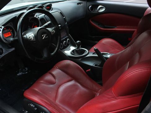 Used 2011 Nissan 370Z Coupe RWD image 13