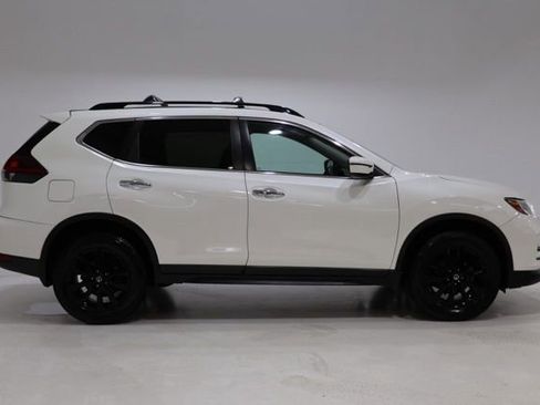Used 2018 Nissan Rogue SV w/ Premium Package image 9