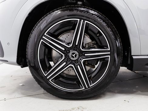 Used 2025 Mercedes-Benz GLE 450 4MATIC w/ AMG Line Exterior image 38