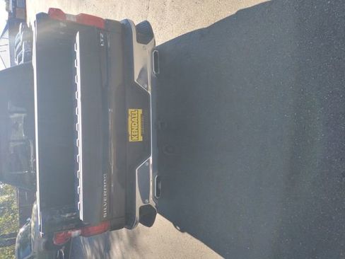 Used 2022 Chevrolet Silverado 1500 LTZ w/ LTZ Premium Package image 17