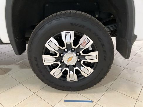 Used 2024 Chevrolet Silverado 3500 High Country w/ High Country Premium Package image 30