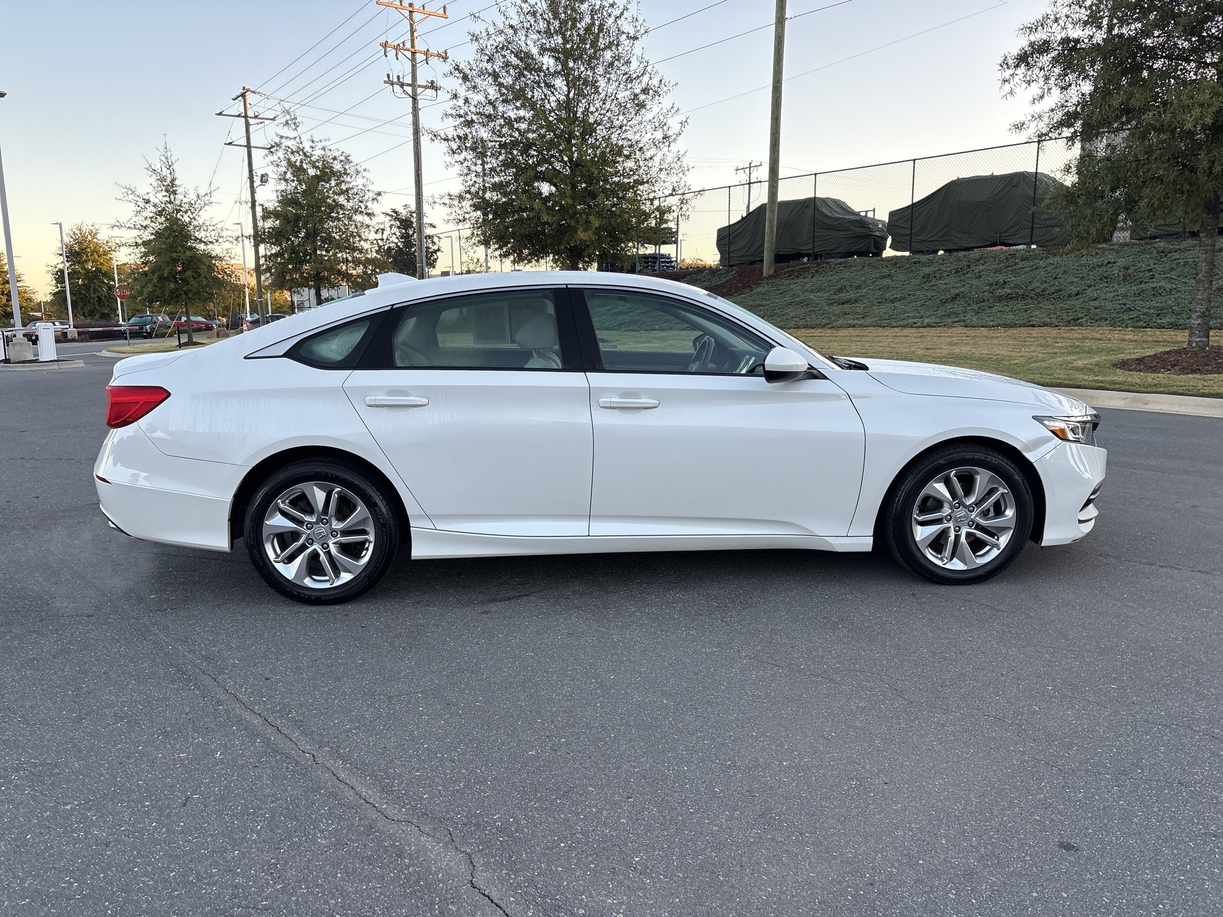 Used 2018 Honda Accord LX image 10