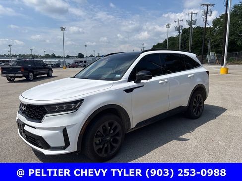 Used 2023 Kia Sorento SX AWD/4WD image 3
