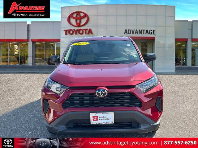 Used 2022 Toyota RAV4 LE AWD/4WD image 2