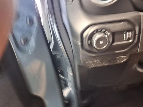Used 2026 Jeep Wrangler Unlimited Sahara AWD/4WD image 16
