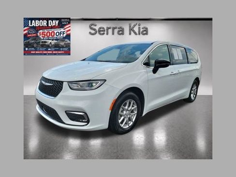 Used 2026 Chrysler Pacifica Select FWD image 1