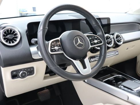 Used 2022 Mercedes-Benz GLB 250 image 16