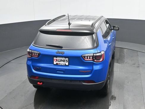 Used 2025 Jeep Compass Trailhawk AWD/4WD image 30