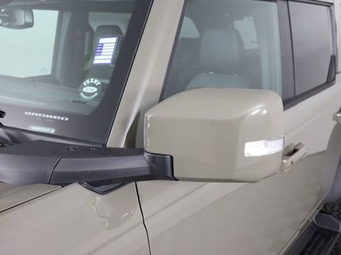 New 2025 Ford Bronco Outer Banks w/ Sasquatch Package image 18