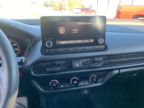 Used 2023 Honda HR-V LX image 13